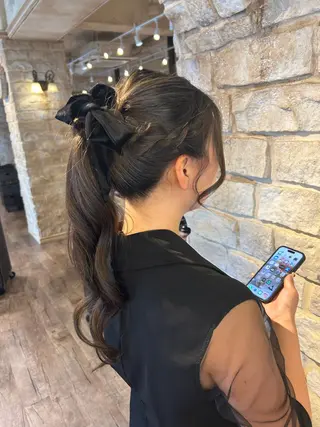 ロング Mei /オリーブ カラー/アレンジのヘアスタイル