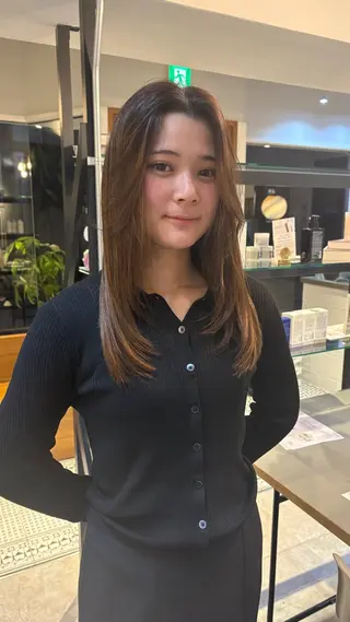 ロング 🌟デザインカラー 久保悠那のヘアスタイル
