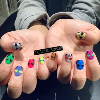 ネイル 個性派ネイルサロン 💅🏼ターコイズのネイルデザイン