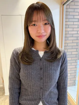 ミディアム カラー ANY mikuのヘアスタイル