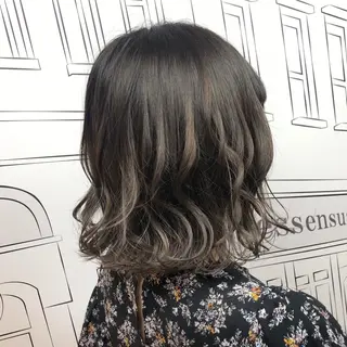 ミディアム カラー TOMOKA 艶髪/透明感カラーのヘアスタイル