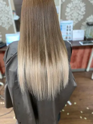カラー masa ディレクターのヘアスタイル
