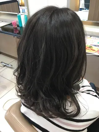セミロング カラー 日野 祥のヘアスタイル