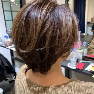 ショート カラー UMEDA FIGAROのヘアスタイル