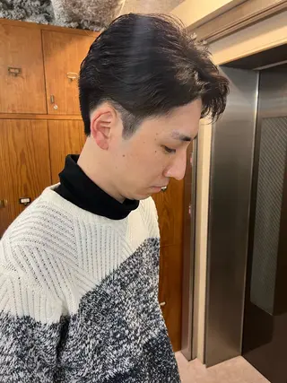 メンズ メンズ職人/センター パート/富沢真斗のヘアスタイル