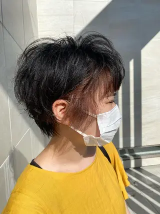 ショート カラー 中川 茜里のヘアスタイル