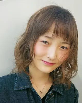 ミディアム カラー パーマ ブリーチ・ハイトーン 特化🎉内山のヘアスタイル