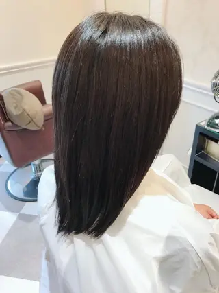 ミディアム カラー 粟田 めぐみのヘアスタイル