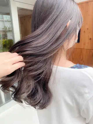 ロング カラー 西本 由香のヘアスタイル
