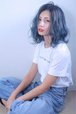 ミディアム カラー 伊藤 裕貴のヘアスタイル