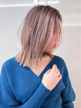 ミディアム ﾊｲﾗｲﾄ/ﾚｲﾔｰ ｶｯﾄ/大嶽謙のヘアスタイル