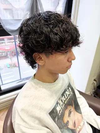 ミディアム パーマ メンズ 溝口 槙里也のヘアスタイル