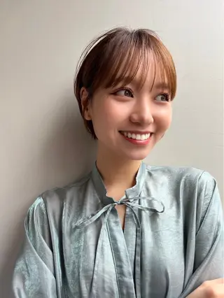 ショート カラー MARU.縮毛矯正 デザインカラーのヘアスタイル