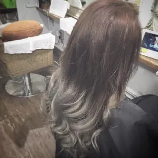 セミロング ロング カラー 髪質改善×ハイトーン 中田啄也のヘアスタイル