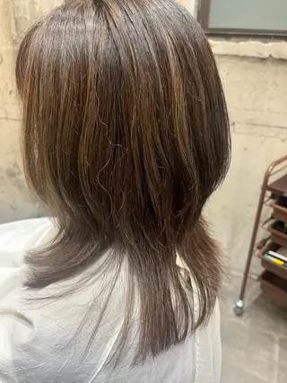 カラー 佐藤 未来のヘアスタイル