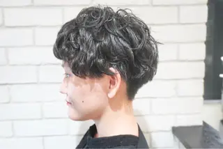 ショート ミヤザキ ユタカのヘアスタイル
