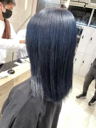 セミロング カラー ハイトーン×レイヤー ／遠藤将太のヘアスタイル