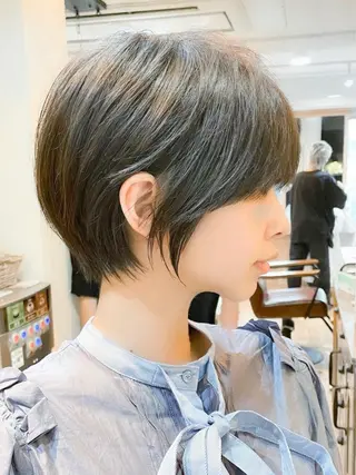 ショート ショートヘア くすみカラー、大場猛のヘアスタイル