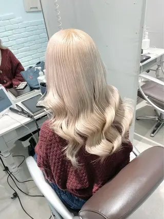カラー 🦋ハイトーン×ア レンジ💫Leenaのヘアスタイル