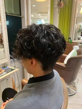 ミディアム カラー パーマ ヘアアレンジ メンズ メンズパーマ特化🔥 ツイスパ/シャドウのヘアスタイル