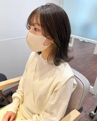 ミディアム カラー 片岡 由依のヘアスタイル