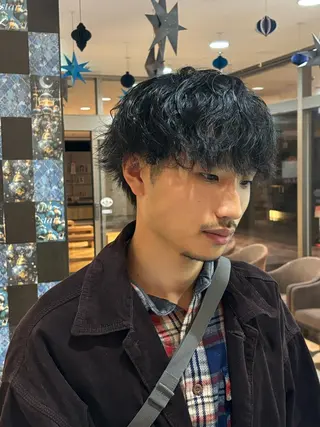 パーマ メンズ ボーイミーツガール所属・本堂 悠斗のヘアスタイル