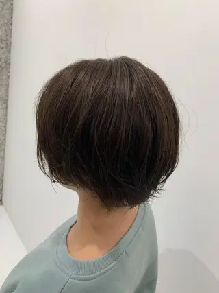 ショート カラー TAKUMI .のヘアスタイル