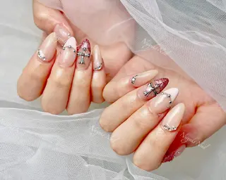 ネイル 🦋 Queenieのネイルデザイン