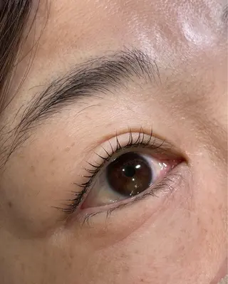 マツエク・マツパ 井上 真里奈のヘアスタイル