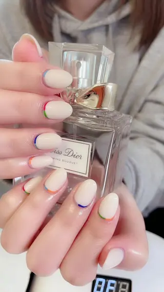 ミディアム カラー ネイル Petite Cannelleのネイルデザイン