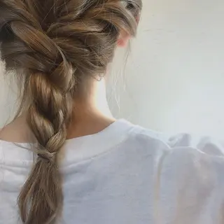 ミディアム カラー 山下 千明のヘアスタイル