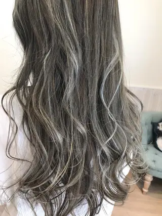 ロング カラー にしだ まりえのヘアスタイル