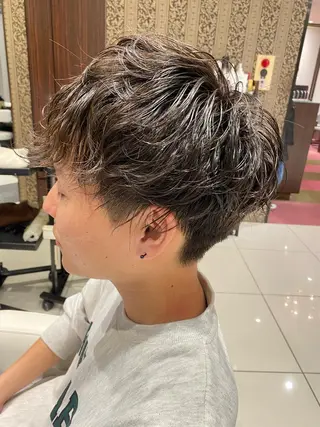 パーマ 鈴木 颯介のヘアスタイル