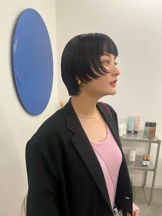 ショート 【モエカ】グランジ ウルフ/ハイトーンのヘアスタイル