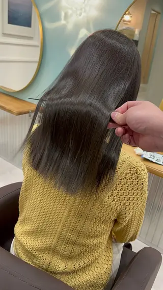 セミロング カラー カワカミ ユウダイのヘアスタイル