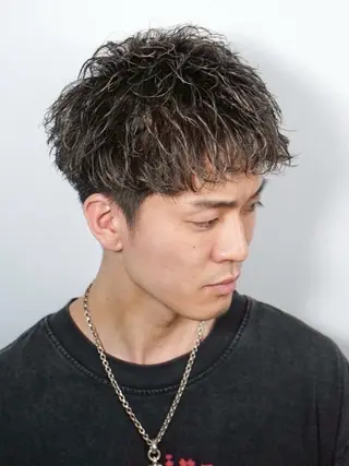 ショート 阿賀 佑季のヘアスタイル