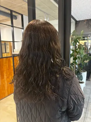 セミロング YURI🐏脱縮毛× くせ毛活かすスタイルのヘアスタイル