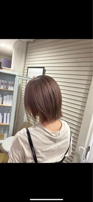 ミディアム 透明感カラー NAN AMI グレージュのヘアスタイル