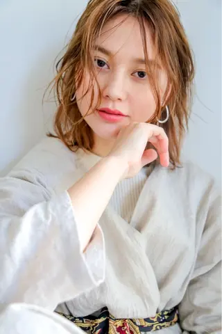 ミディアム カラー ヘアアレンジ Flamme Annaのヘアスタイル