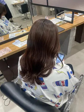 セミロング 佐藤 由依/水光カラーのヘアスタイル