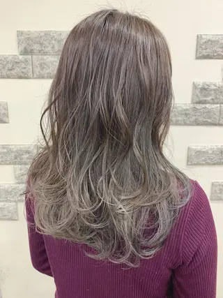 ミディアム カラー 薄田 珠美のヘアスタイル