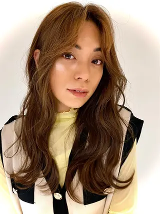 ロング カラー 小顔レイヤー/ ベージュ🤍Rieのヘアスタイル