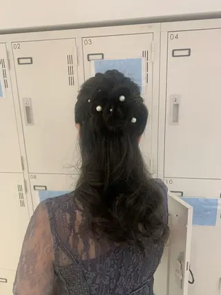 ロング ヘアアレンジ ミドウチ アヤカのヘアスタイル