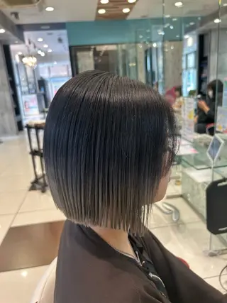 ショート ハイトーンカラー✨️ 艶カラー特化Amiのヘアスタイル