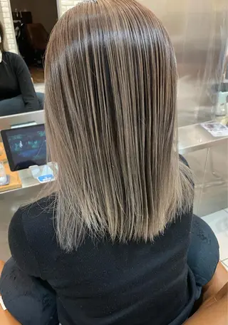 セミロング 美髪矯正・レイヤー 倉友哉のヘアスタイル
