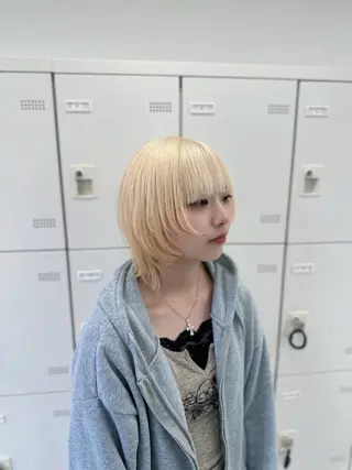 ミディアム カラー ウルフ&レイヤー特化 まとまる美髪矯正のヘアスタイル