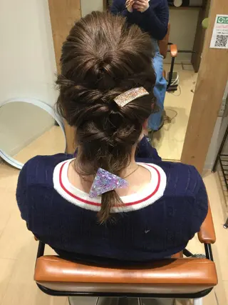 ロング カラー ヘアアレンジ 菅 由梨菜のヘアスタイル