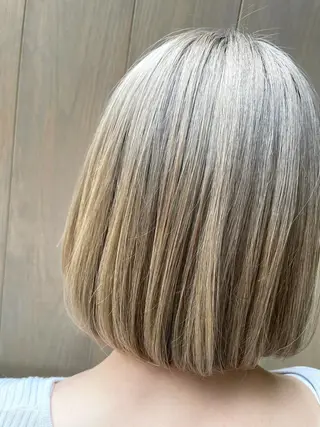 ミディアム カラー ハイライトが 得意なニキです😊のヘアスタイル