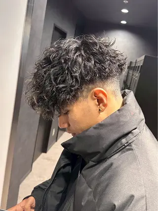 ミディアム パーマ メンズパーマ特化 TAIGAのヘアスタイル