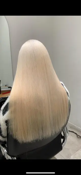 ロング カラー れい🫧 ハイトーン特化のヘアスタイル